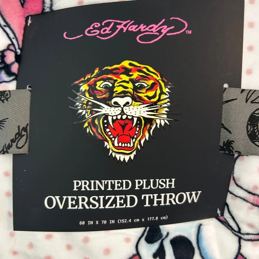 Ed Hardy Printed Plush Oversized Throw Blanket Tattoo Skull Heart Pink 60x70 NEW
